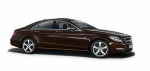 Eine braune Luxuslimousine ist vor einem weißen Hintergrund zu sehen, von der Seite betrachtet. Das Auto hat vier Türen, silberne Felgen und getönte Scheiben.